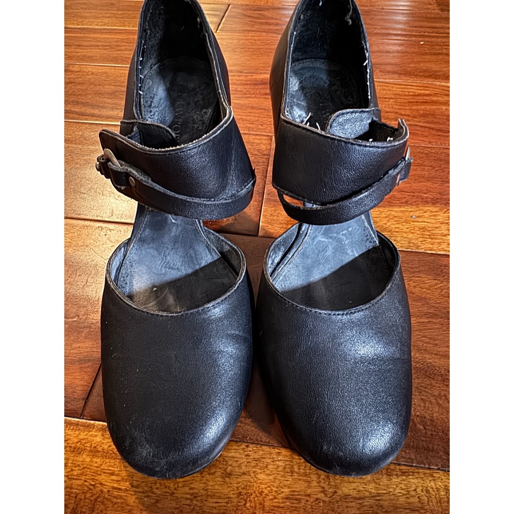 Newport News Black Leather Mary Jane Block Heels Wide Ankle Strap Size 8 617